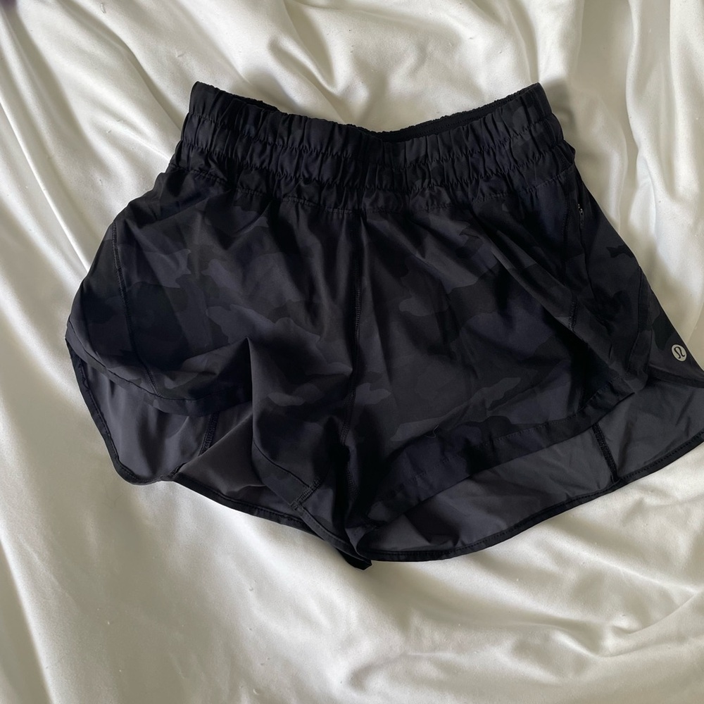 Lululemon Track That High Waist NWOT Black Camo Women's Athletic Shorts
